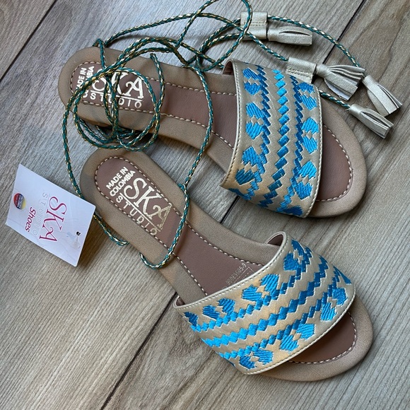 Embroidery Women’s Wrap Flat Colombian Sandals - Picture 3 of 7